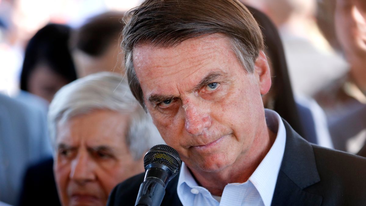 Brazilský exprezident Bolsonaro musí odevzdat pas kvůli pokusu o puč